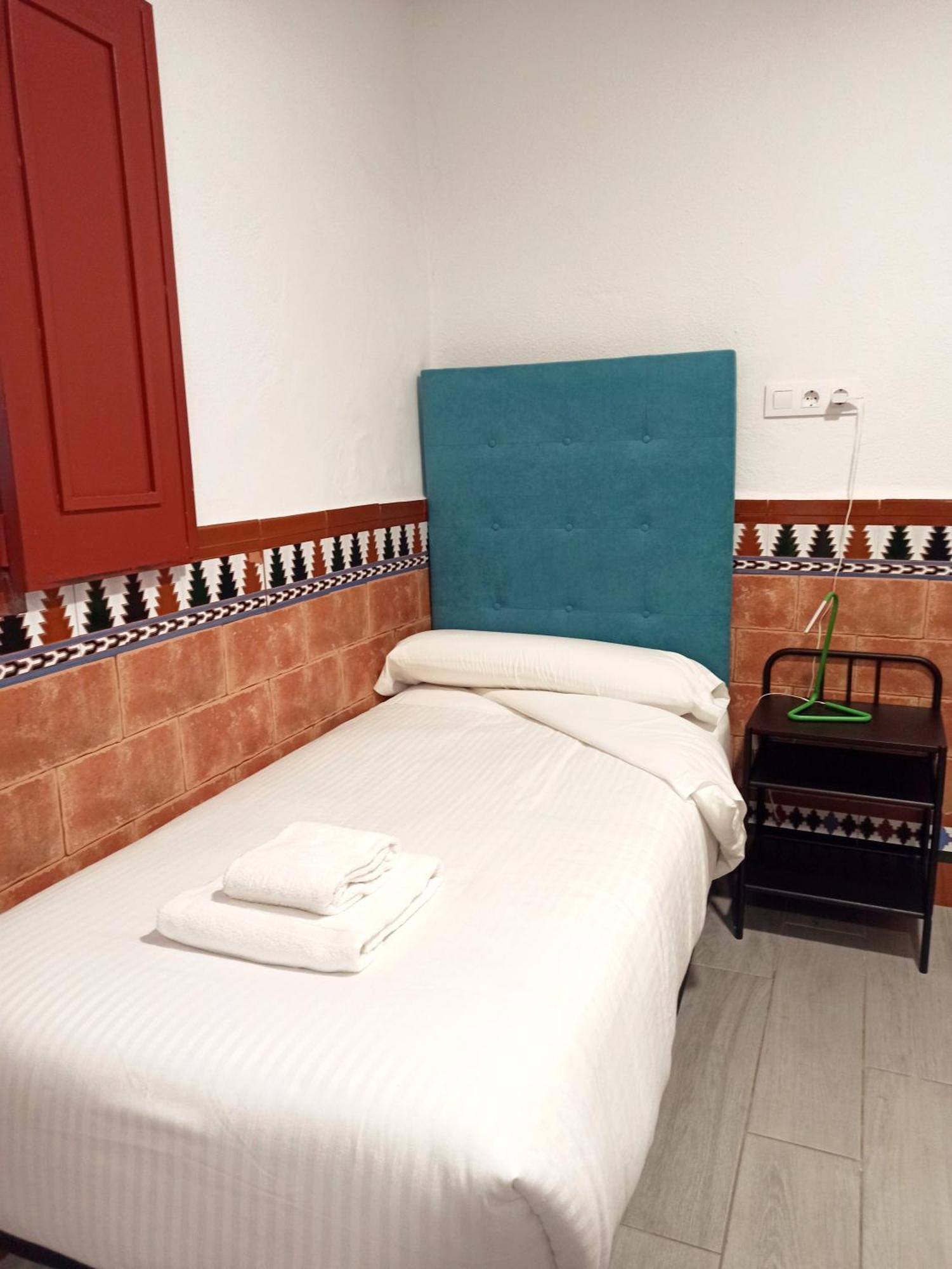 Vivian'S Guest House Херес де ла Фронтера Екстериор снимка